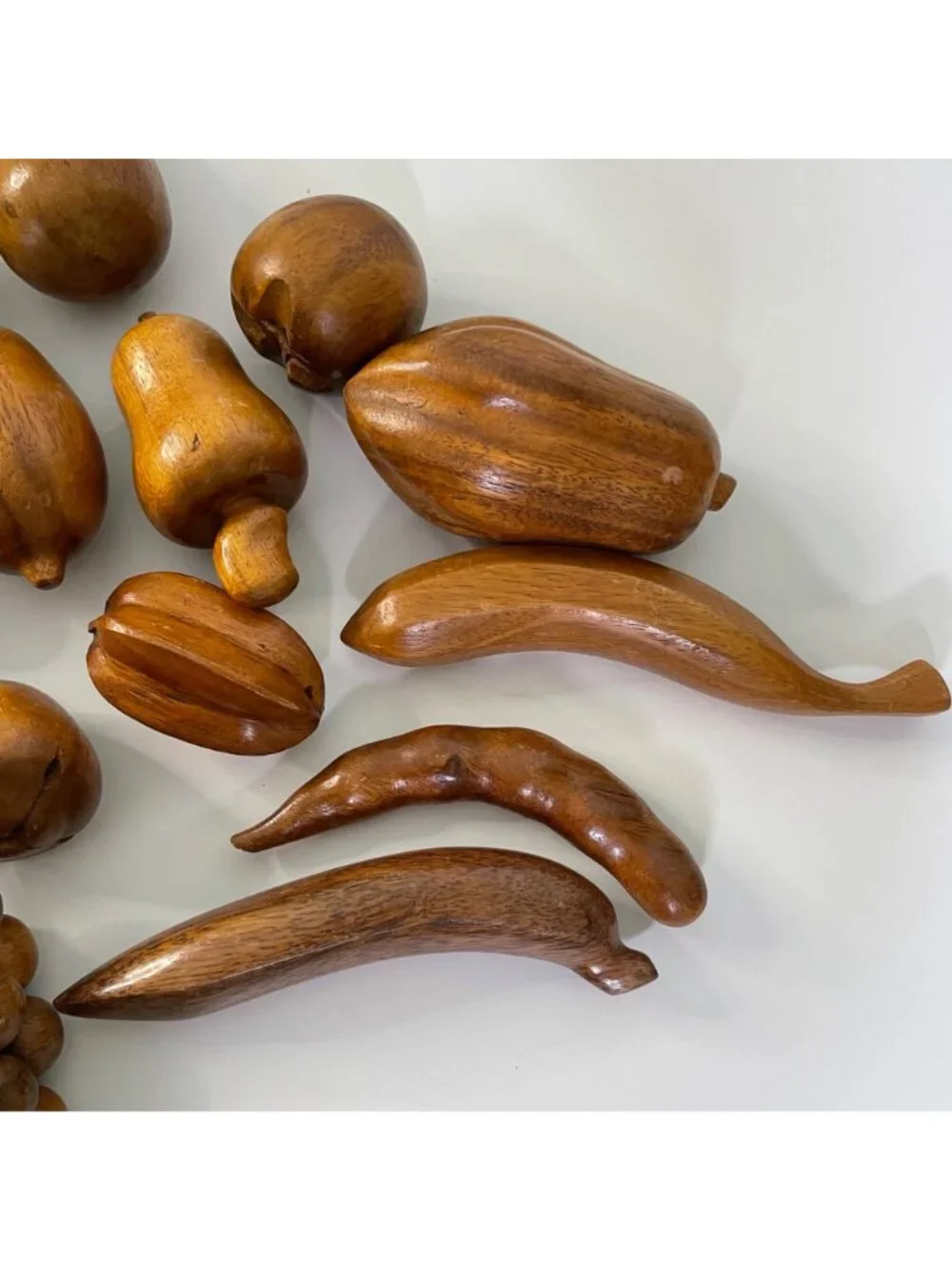 Vintage Wood Fruit MCM 15 Pieces Pineapple Mango Grapes Banana Apple Pear etc